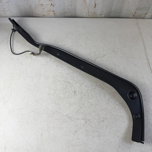 2017-2020 MASERATI LEVANTE RIGHT SIDE LIFTGATE TRUNK ANTI PINCH SENSOR COVER OEM