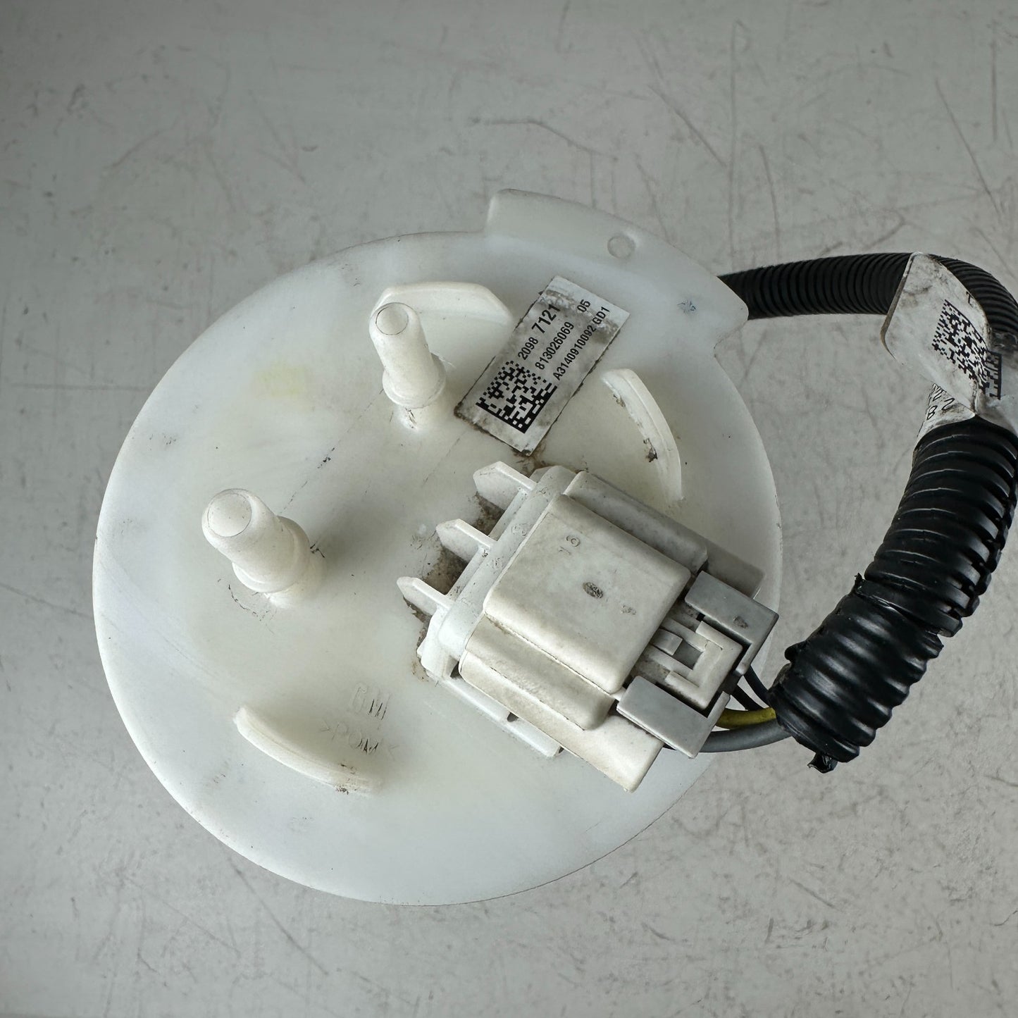 2014-2019 CHEVROLET CORVETTE C7 STINGRAY TANK MOUNTED FUEL PUMP SENDER UNIT OEM