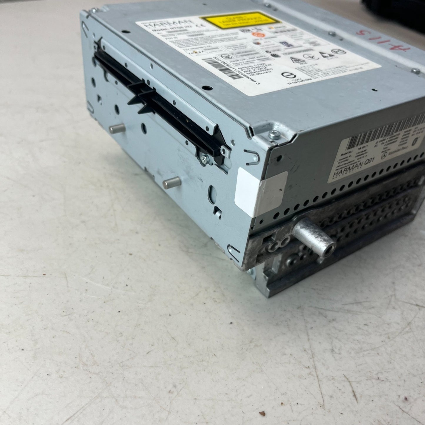 2015-2018 MERCEDES W205 C300 NAV RADIO CD PLAYER STEREO HEAD UNIT A2059007723