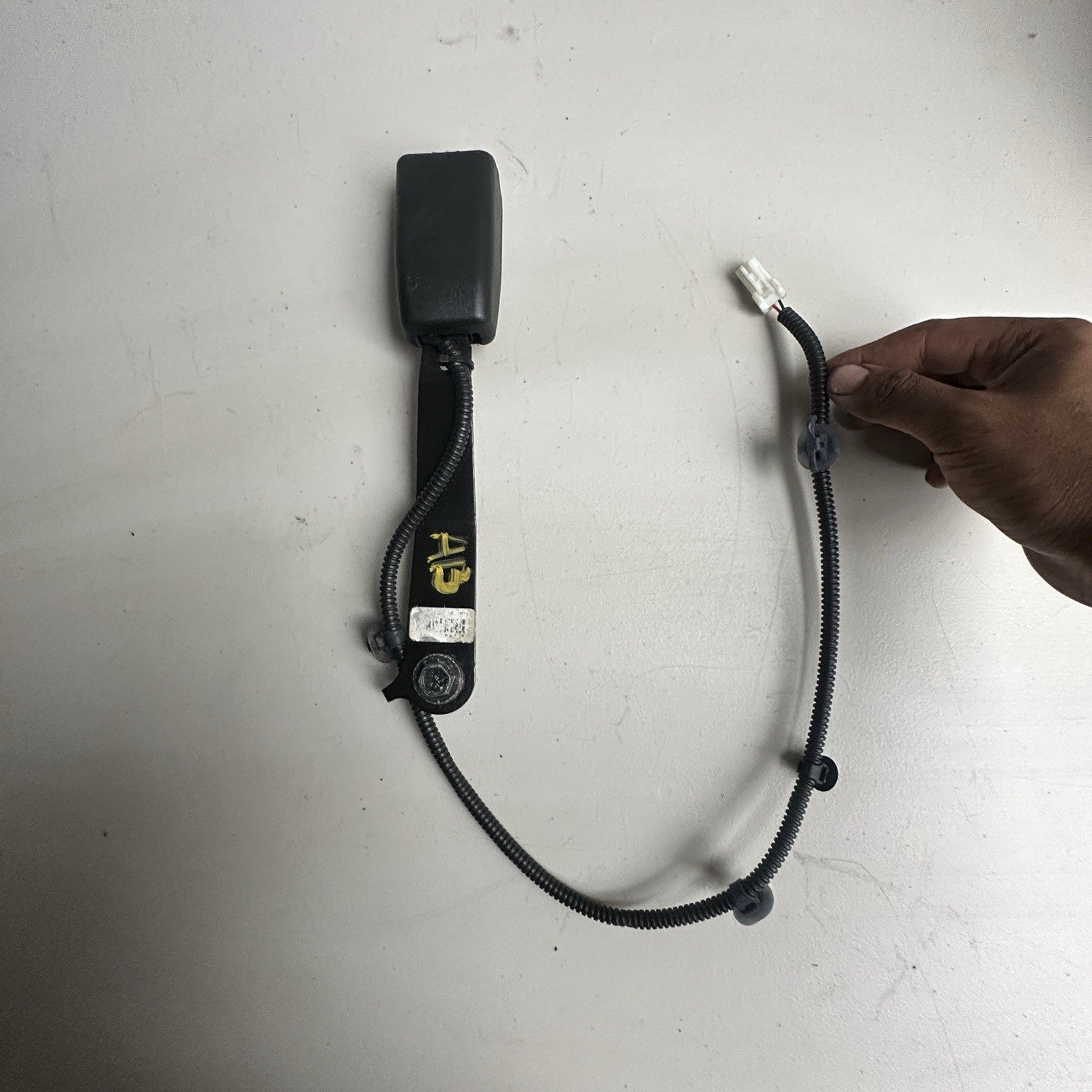 2015-2020 ACURA TLX FRONT LEFT DRIVER SIDE SEAT BELT BUCKLE OEM BLACK