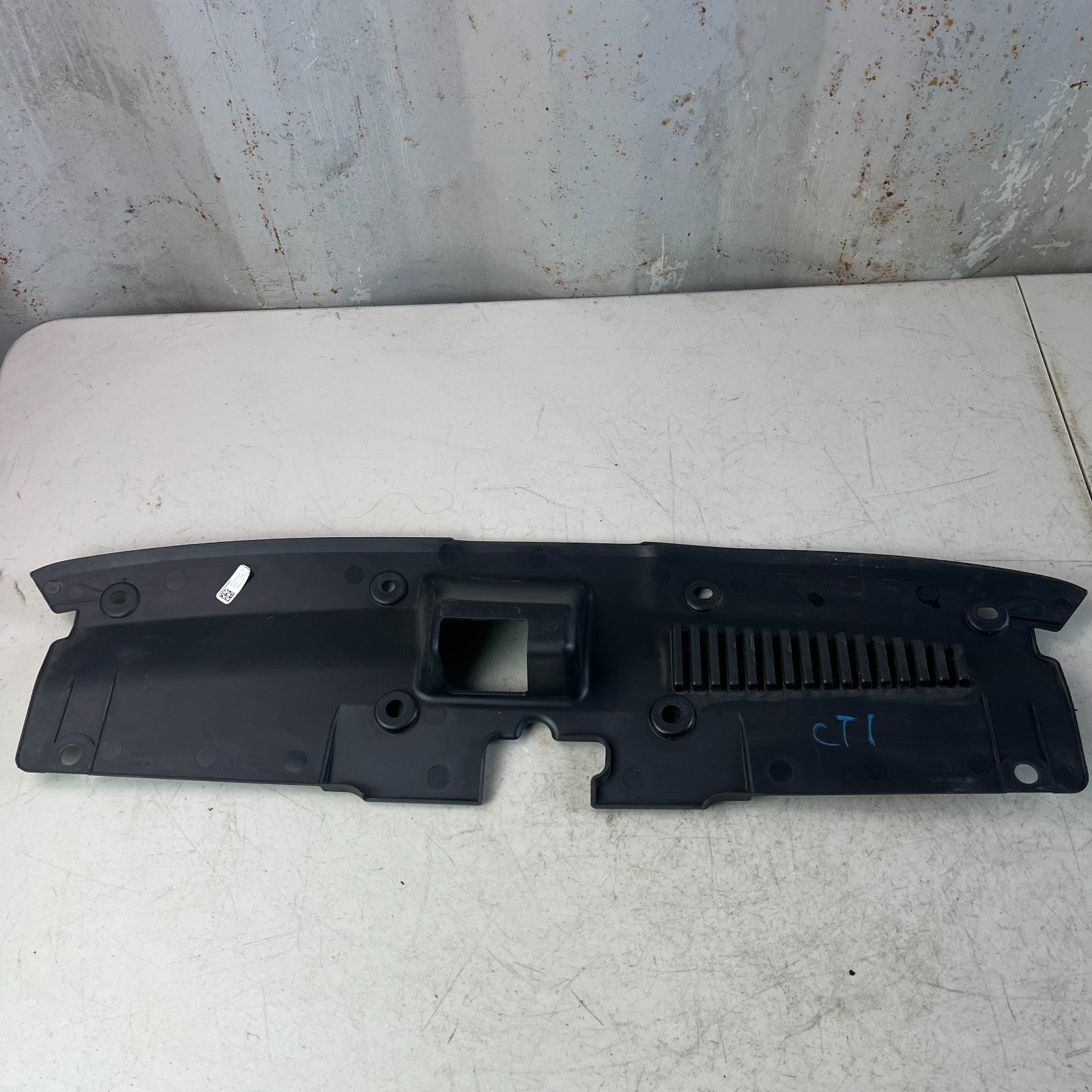 2017 - 2022 HONDA CR-V FRONT BUMPER RADIATOR UPPER SIGHT SHIELD COVER PANEL OEM