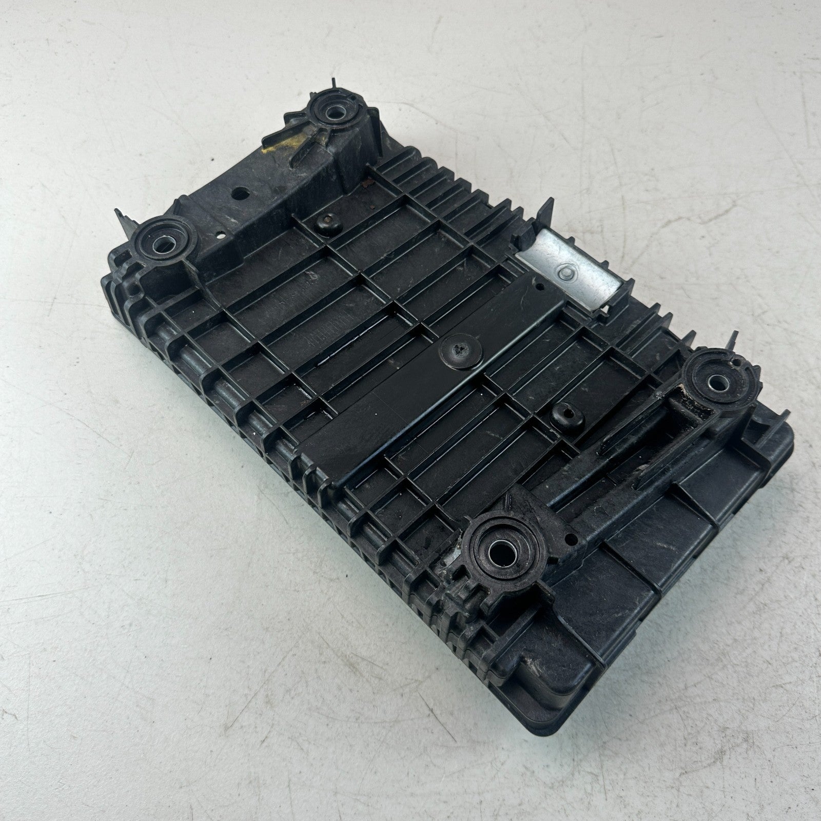 2015-2020 MERCEDES-BENZ C300 ENGINE BATTERY TRAY BRACKET MOUNT A2056200018 OEM