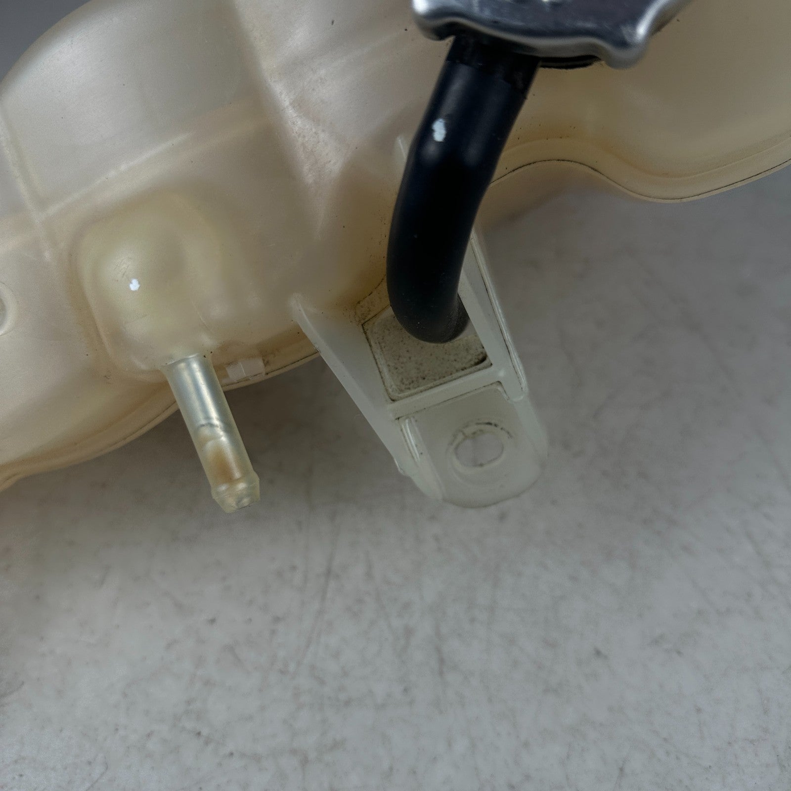 2011 - 2023 DODGE CHALLENGER RADIATOR COOLANT OVERFLOW RESERVOIR BOTTLE TANK OEM