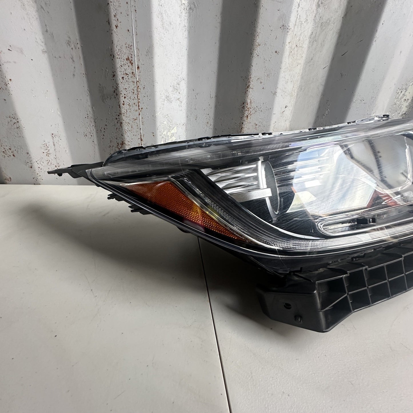   2017-2022 HONDA CR-V RIGHT PASSENGER SIDE HALOGEN HEADLIGHT OEM