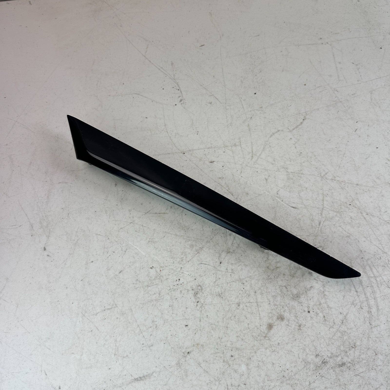 2017-2020 MASERATI LEVANTE RIGHT DOOR PANEL TRIM MOLDING INNER APPLIQUE BLACK