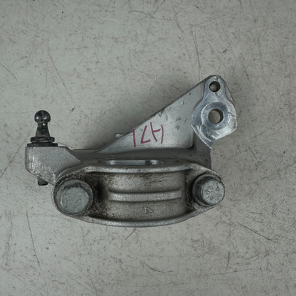2014-2019 CHEVROLET CORVETTE C7 FRONT RIGHT SIDE STABILIZER SWAY BAR BRACKET OEM