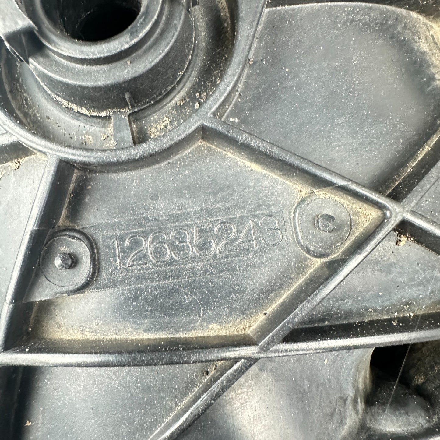 2013-2019 CADILLAC XTS UPPER ENGINE MOTOR INTAKE MANIFOLD THROTTLE 12634616 OEM