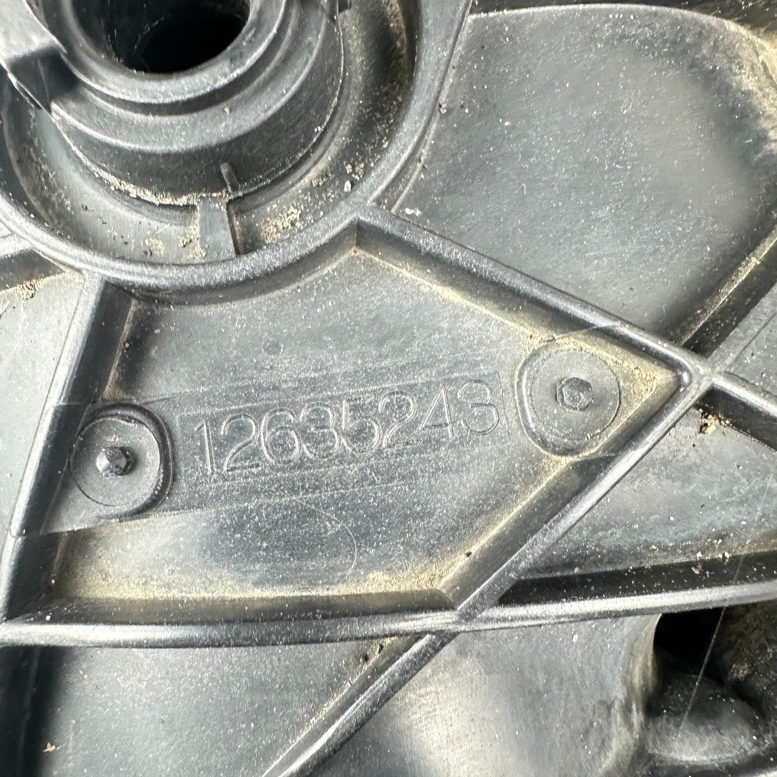 2013-2019 CADILLAC XTS UPPER ENGINE MOTOR INTAKE MANIFOLD THROTTLE 12634616 OEM