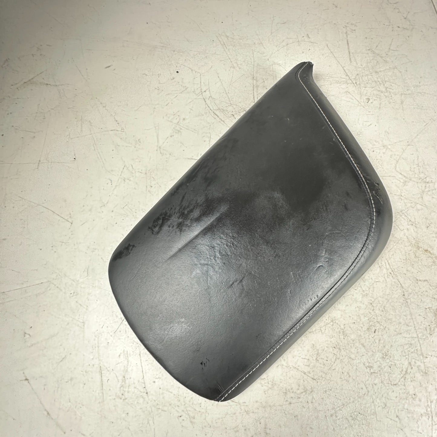 2014-2019 CHEVROLET CORVETTE C7 CENTER CONSOLE ARMREST LID BLACK LEATHER OEM