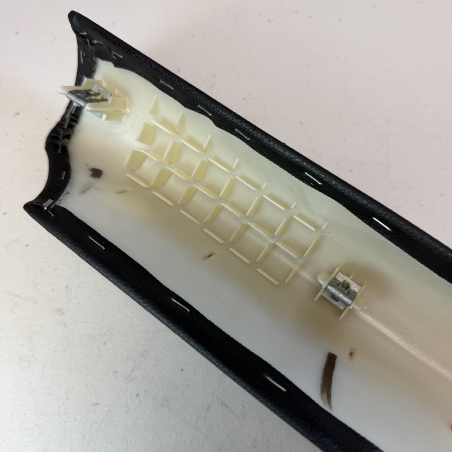 05-13 CHEVROLET CORVETTE C6 WINDSHIELD FRONT LEFT A-PILLAR TRIM COVER PANEL OEM