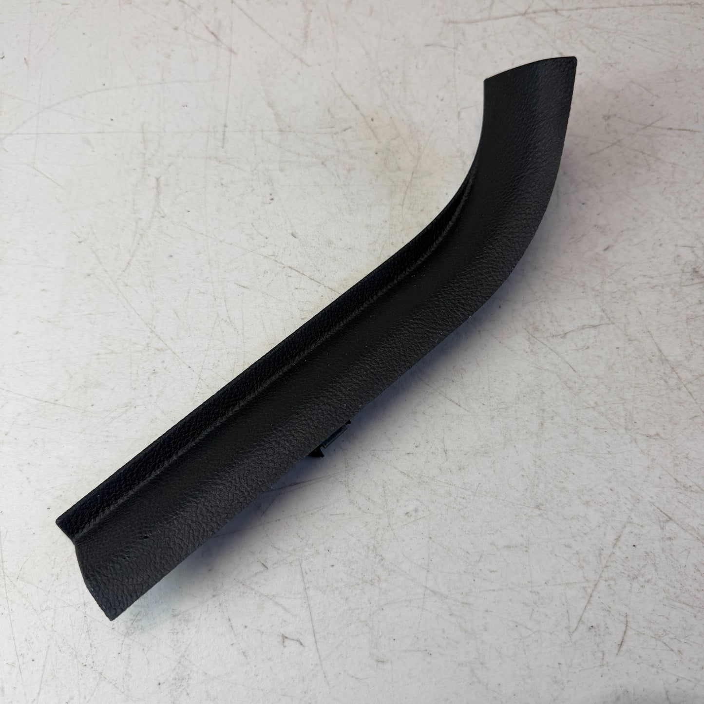 2005-2013 CHEVROLET CORVETTE LEFT SIDE LOWER B PILLAR COVER TRIM AAA38889 OEM