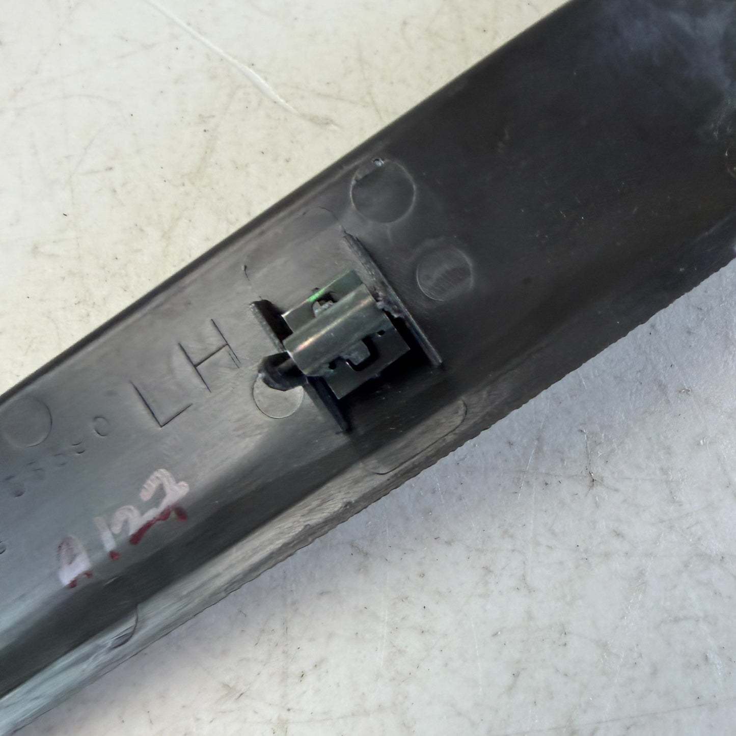2005-2013 CHEVROLET CORVETTE LEFT SIDE LOWER B PILLAR COVER TRIM AAA38889 OEM