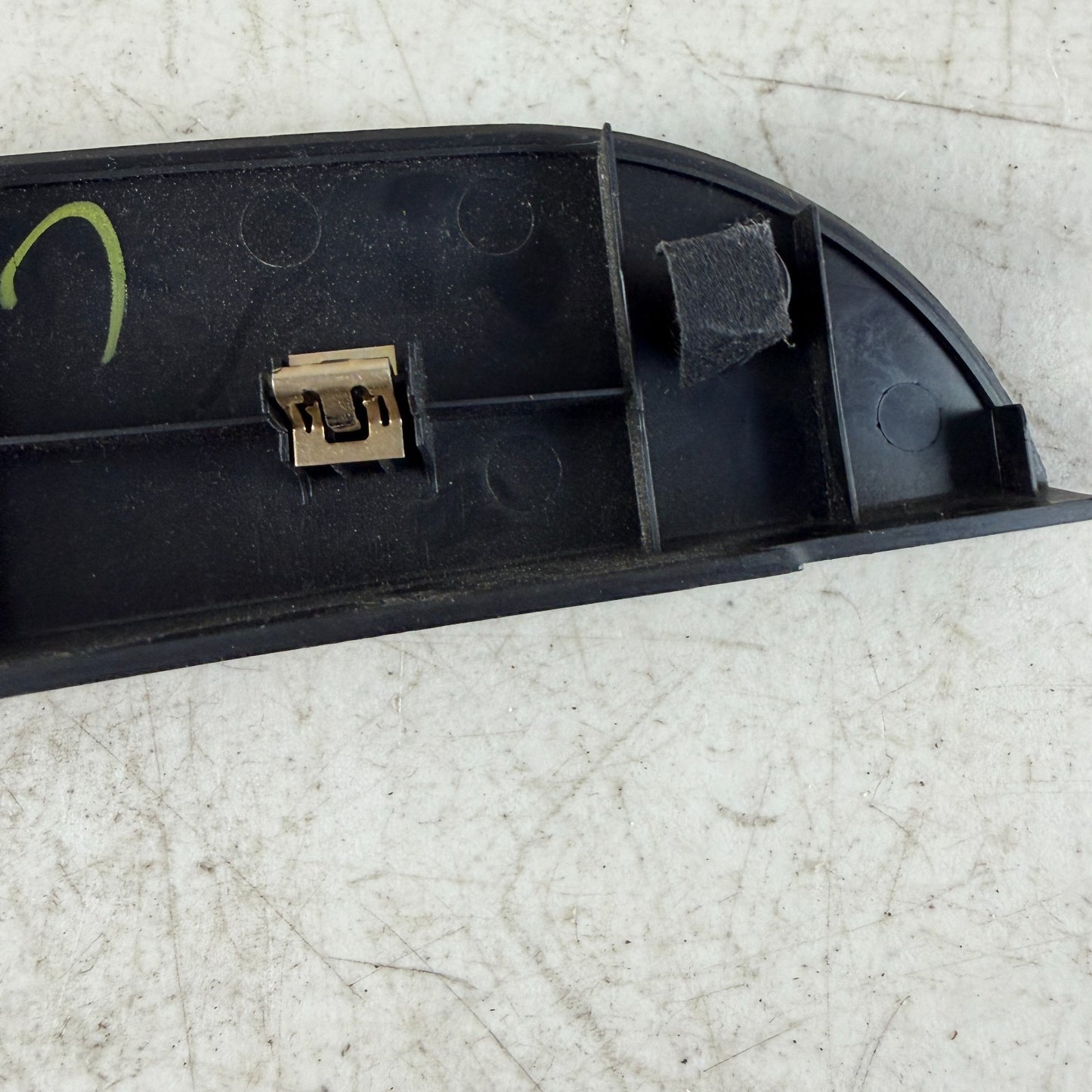 2014-2019 CHEVROLET CORVETTE C7 REAR LIFTGATE DEFOGGER TRIM PANEL AMG12828 OEM