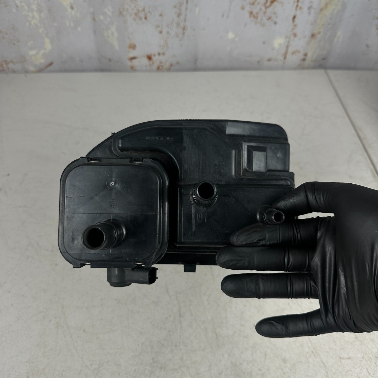 2018-2024 CHEVROLET CAMARO FUEL VAPOR EVAPORATOR CHARCOAL CANISTER 84082814 OEM