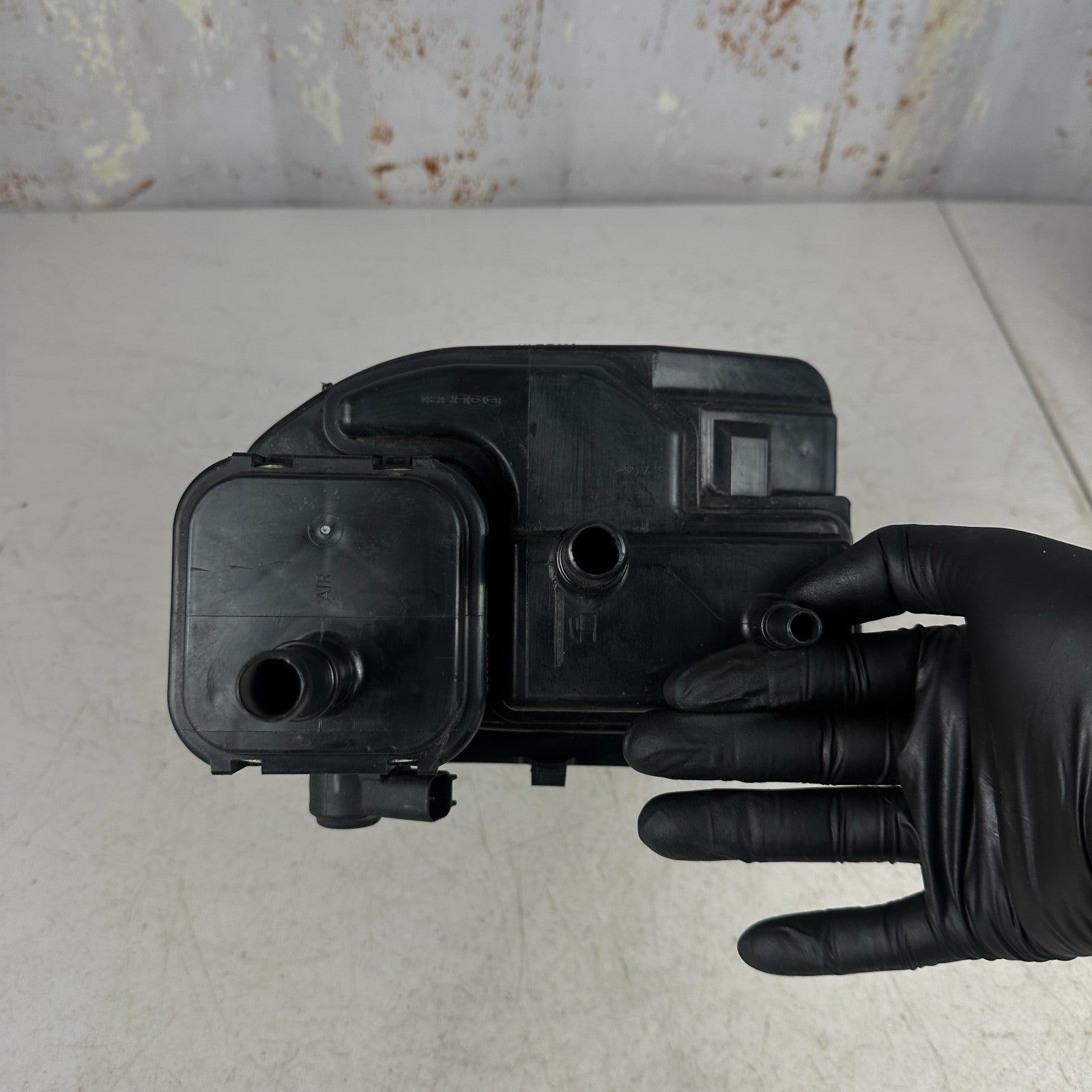 2018-2024 CHEVROLET CAMARO FUEL VAPOR EVAPORATOR CHARCOAL CANISTER 84082814 OEM