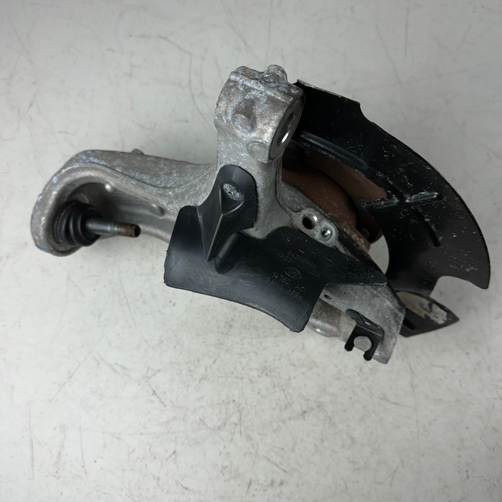 2014–2019 CHEVY CORVETTE C7 FRONT LEFT DRIVER SIDE SPINDLE KNCUKLE WHEEL HUB OEM