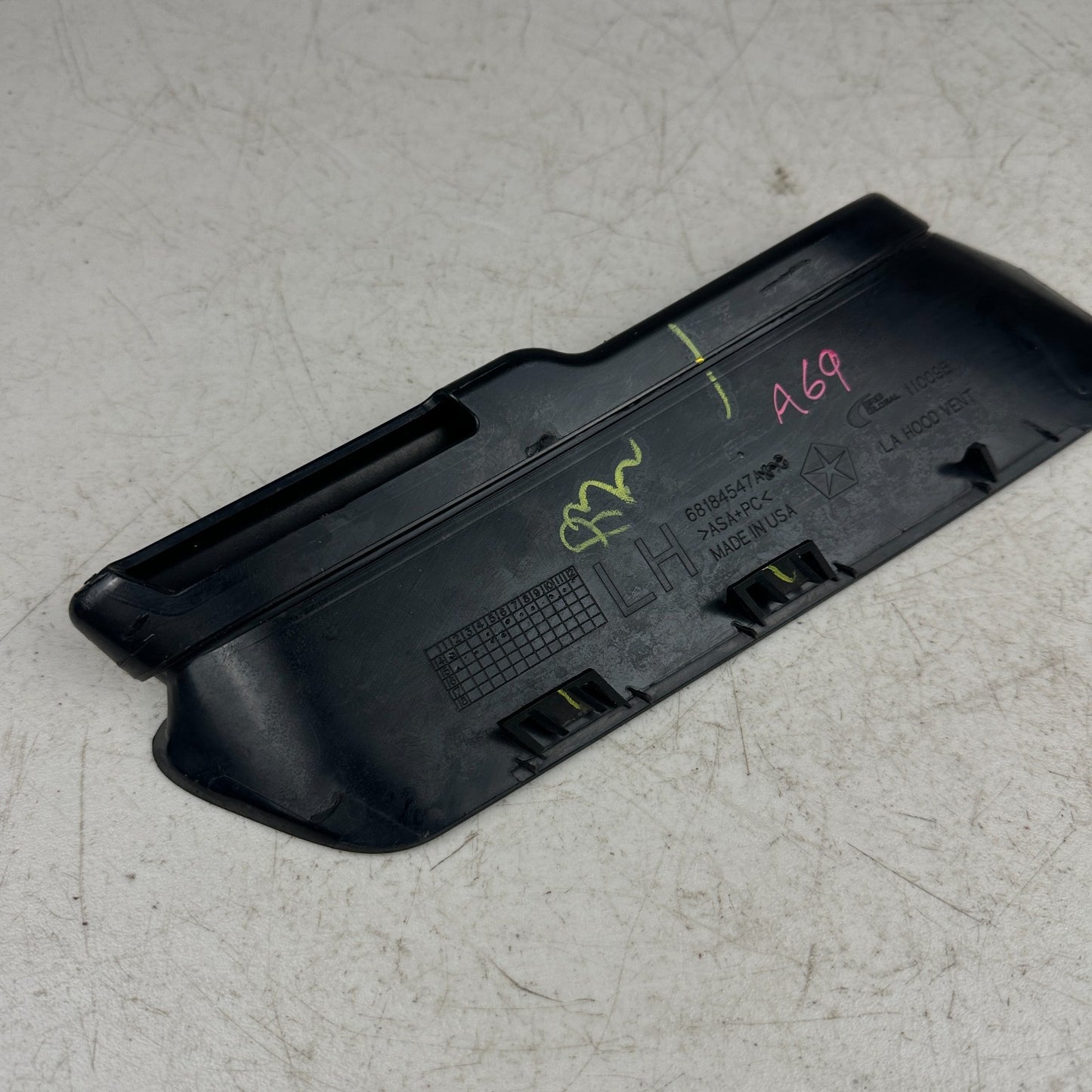 2015 - 2023 DODGE CHALLENGER FRONT LEFT HOOD TOP GRILLE BEZEL MOLDING TRIM OEM