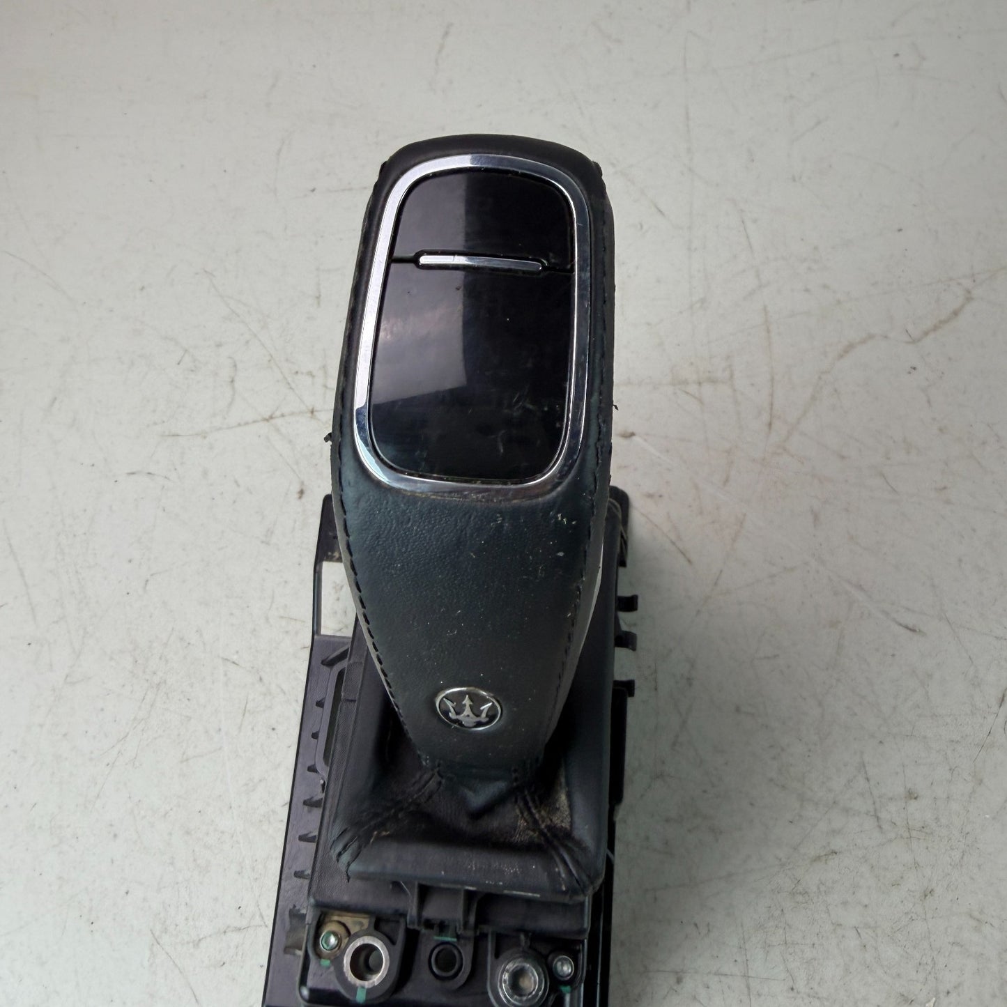 2017-2024 MASERATI LEVANTE AUTOMATIC TRANSMISSION GEAR SHIFTER 670105809 OEM