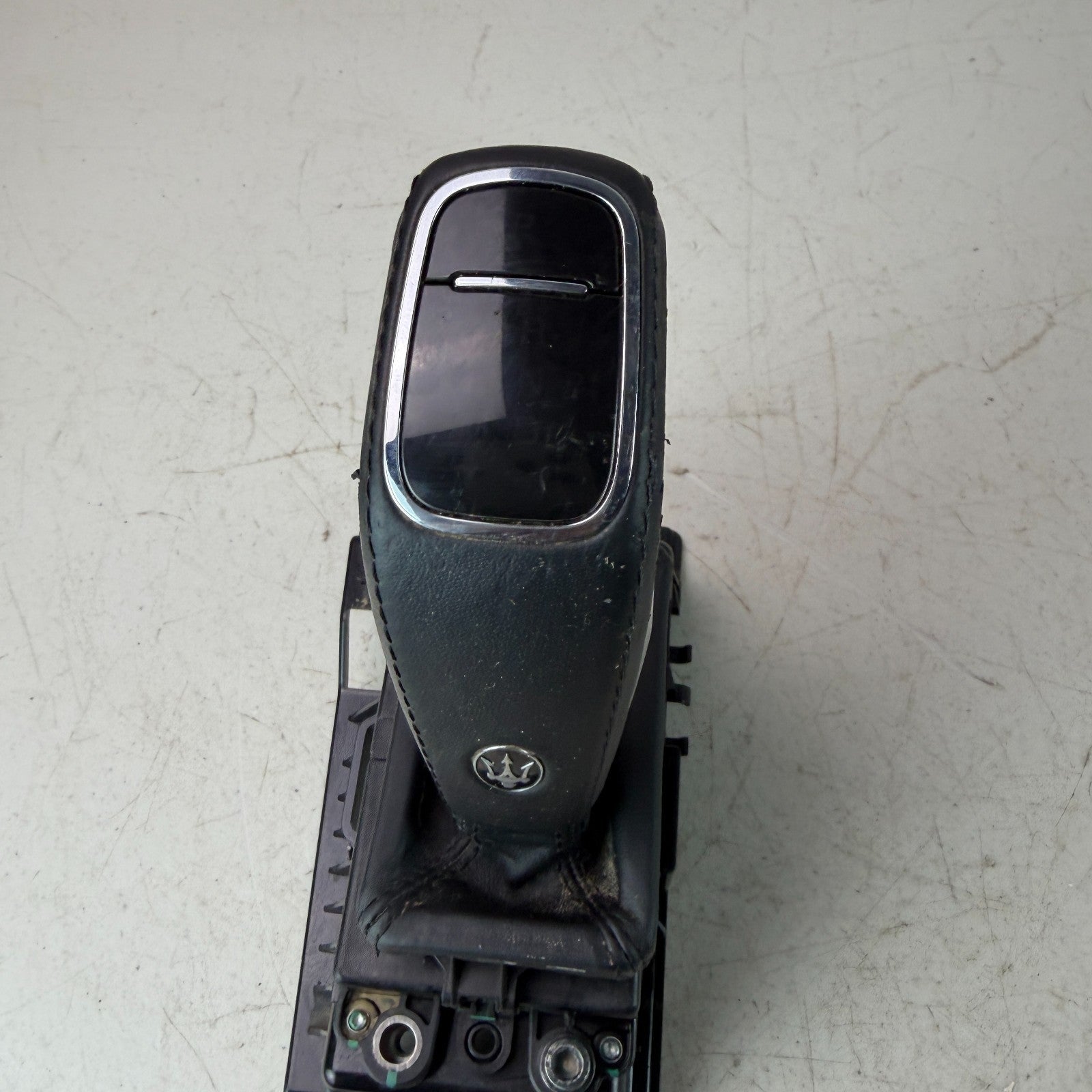 2017-2024 MASERATI LEVANTE AUTOMATIC TRANSMISSION GEAR SHIFTER 670105809 OEM