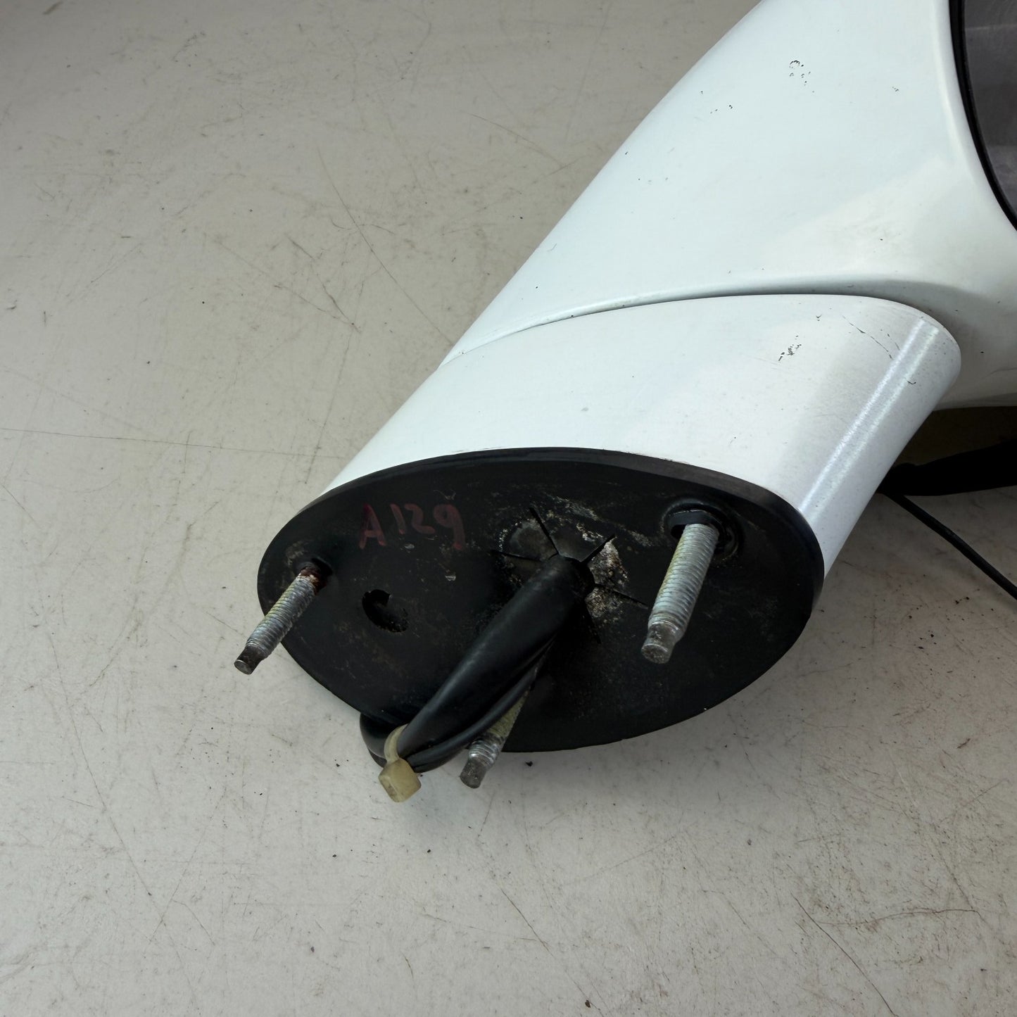 2005-2013 CHEVROLET CORVETTE C6 FRONT RIGHT SIDE VIEW DOOR MIRROR WHITE SEE PICS