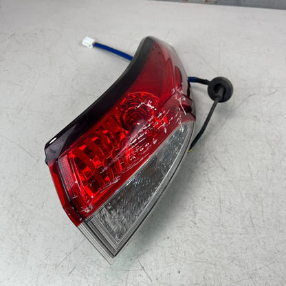 2020-22 TOYOTA COROLLA REAR RIGHT PASSENGER OUTER TAIL LIGHT TAILLIGHT LAMP OEM