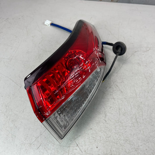 2020-22 TOYOTA COROLLA REAR RIGHT PASSENGER OUTER TAIL LIGHT TAILLIGHT LAMP OEM