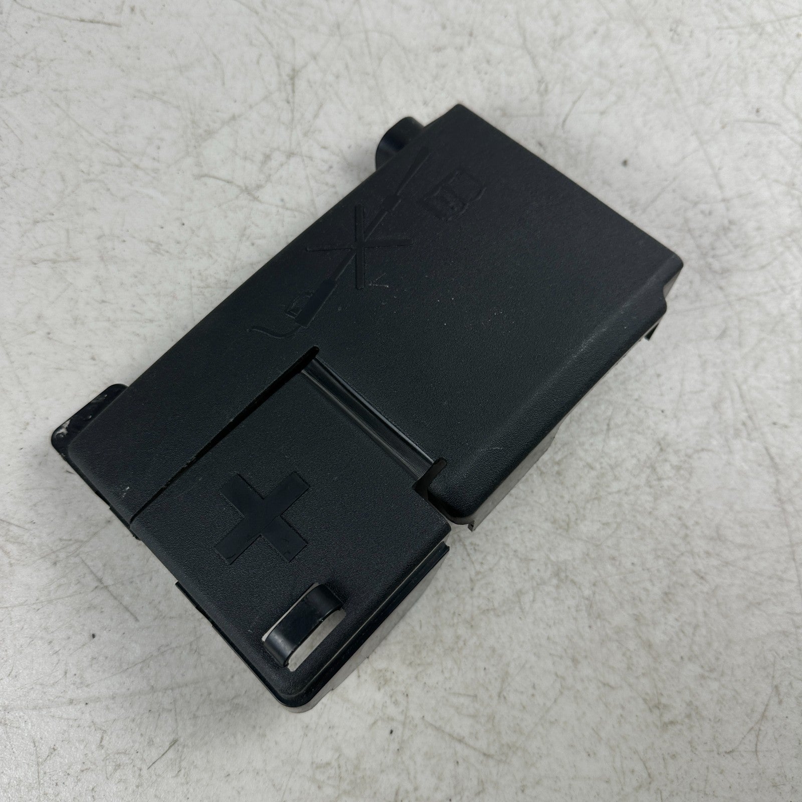 2014-2019 CHEVROLET CORVETTE C7 BATTERY TERMINAL FUSE BOX JUNCTION TOP COVER OEM