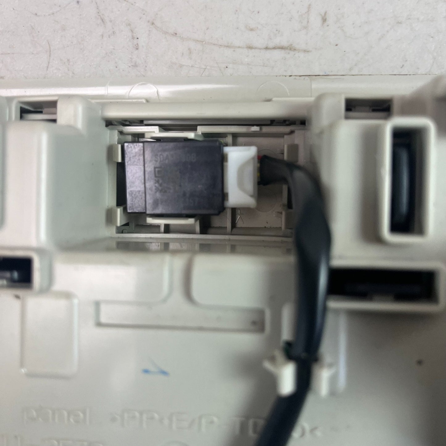 20-22 TOYOTA COROLLA ROOF OVERHEAD CONSOLE DOME LIGHT LAMP SWITCH 1D111-257G OEM