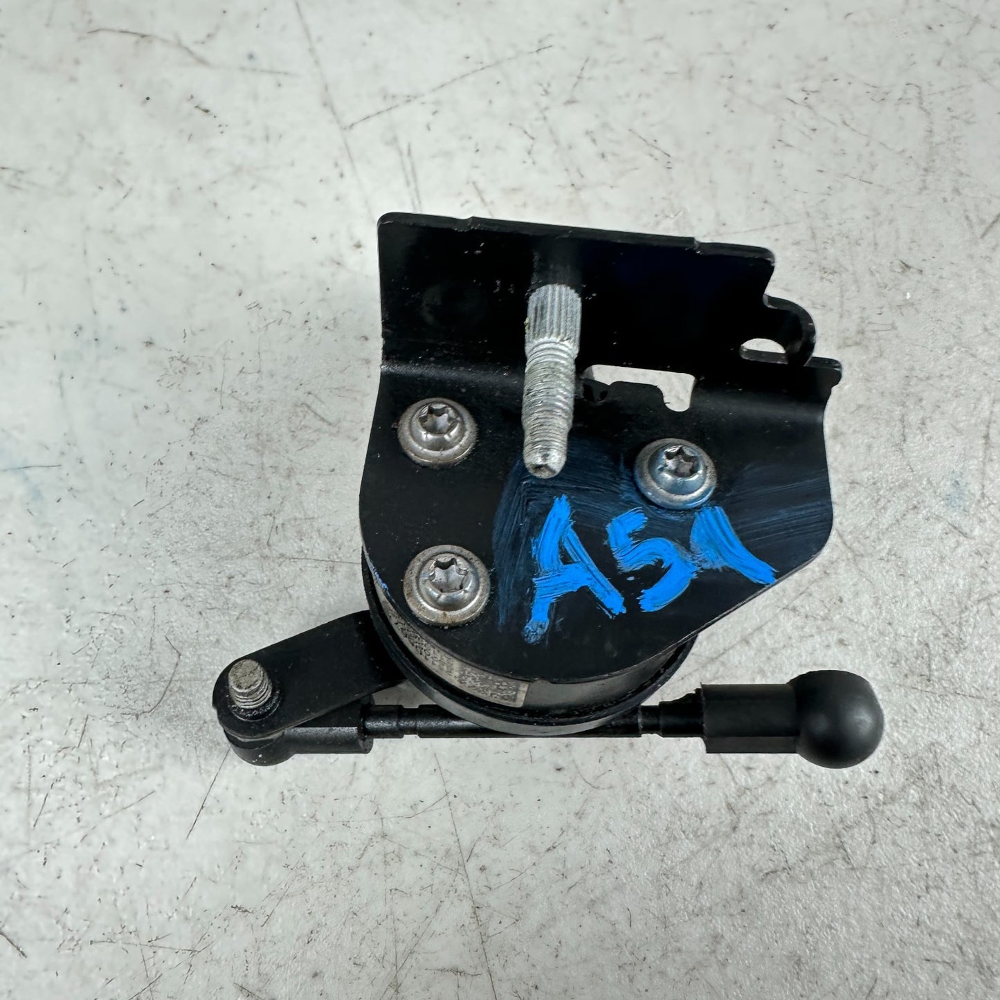 2014-2019 CHEVROLET CORVETTE C7 FRONT LEFT SIDE HEADLIGHT LEVEL RIDE SENSOR OEM