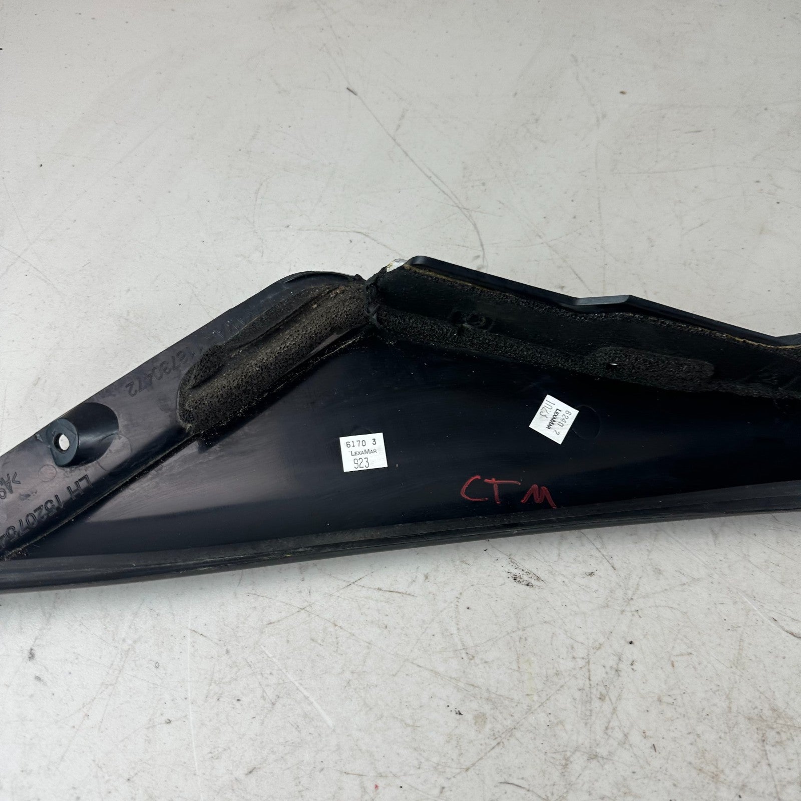 2005-2013 CHEVROLET CORVETTE C6 FRONT LEFT SIDE DOOR WINDOW FRAME APPLIQUE OEM