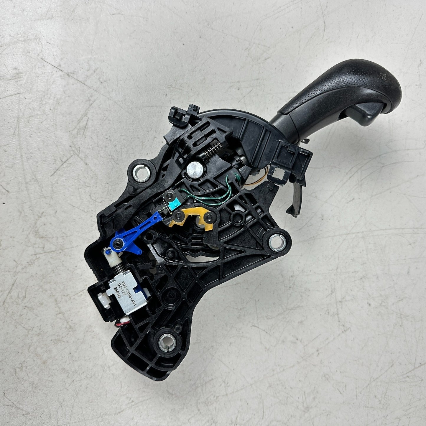 2011-2013 HONDA ODYSSEY FRONT AUTOMATIC FLOOR GEAR SHIFTER SELECTOR ASSEMBLY OEM