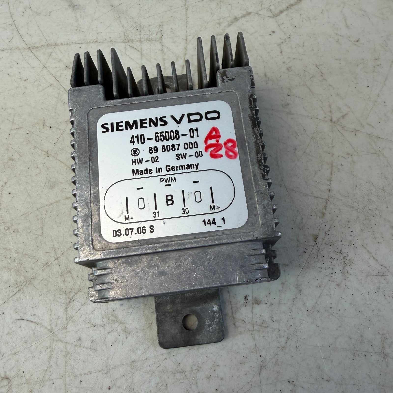2005-2013 CHEVROLET CORVETTE C6 ENGINE COOLANT FAN CONTROL MODULE 898087000 OEM