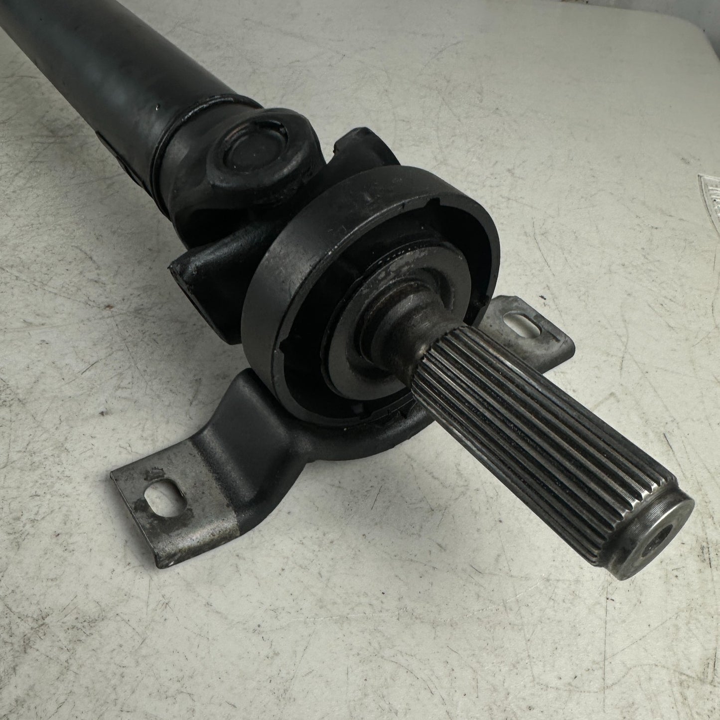 2016-2024 CHEVROLET CAMARO REAR PROPELLER DRIVE SHAFT DRIVESHAFT 84306999 OEM