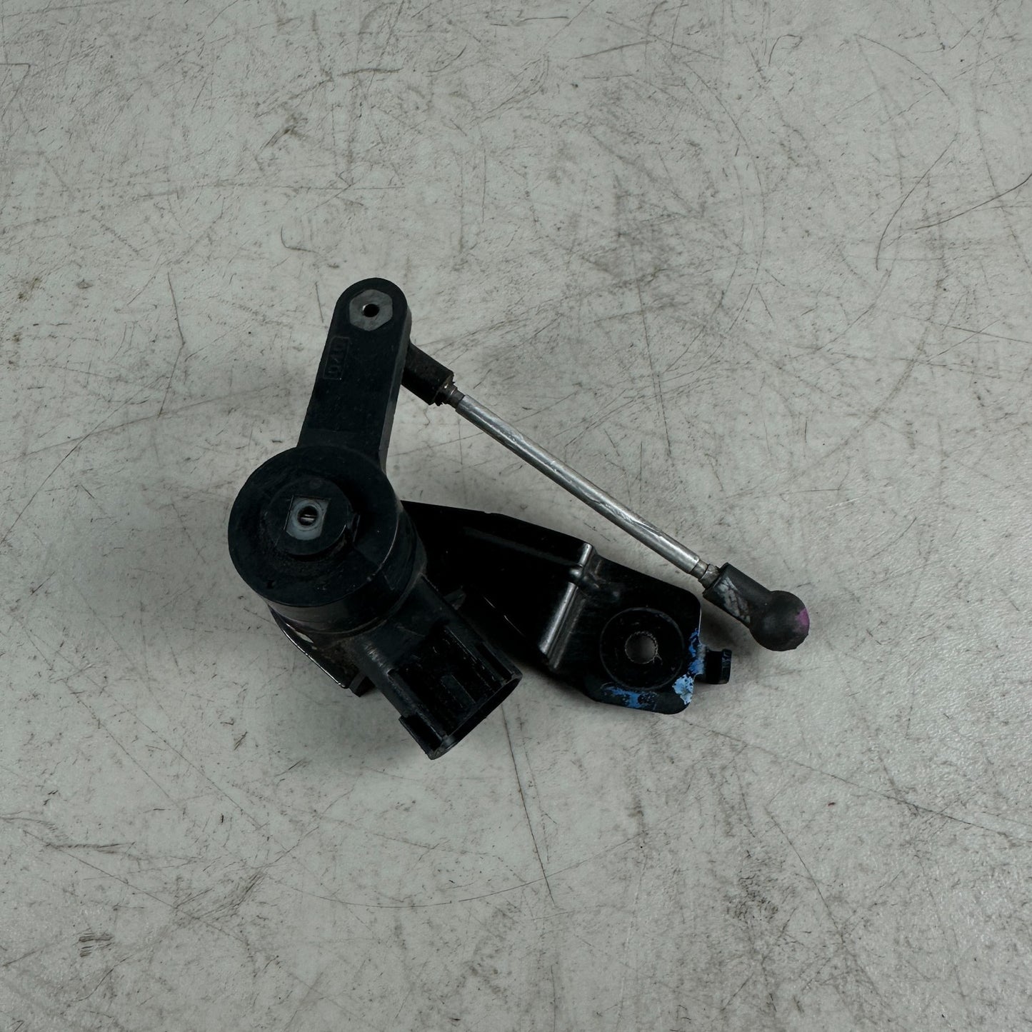 2016-24 CHEVROLET CAMARO REAR RIGHT SIDE SUSPENSION RIDE HEIGHT LEVEL SENSOR OEM