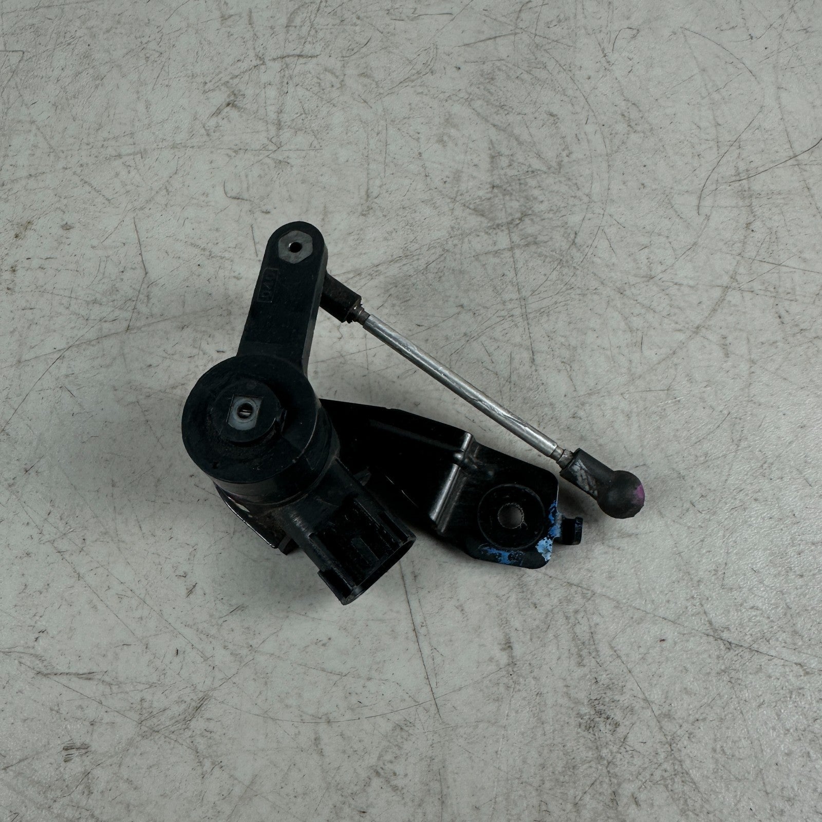 2016-24 CHEVROLET CAMARO REAR RIGHT SIDE SUSPENSION RIDE HEIGHT LEVEL SENSOR OEM