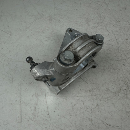 2014-2019 CHEVROLET CORVETTE C7 FRONT RIGHT SIDE STABILIZER SWAY BAR BRACKET OEM