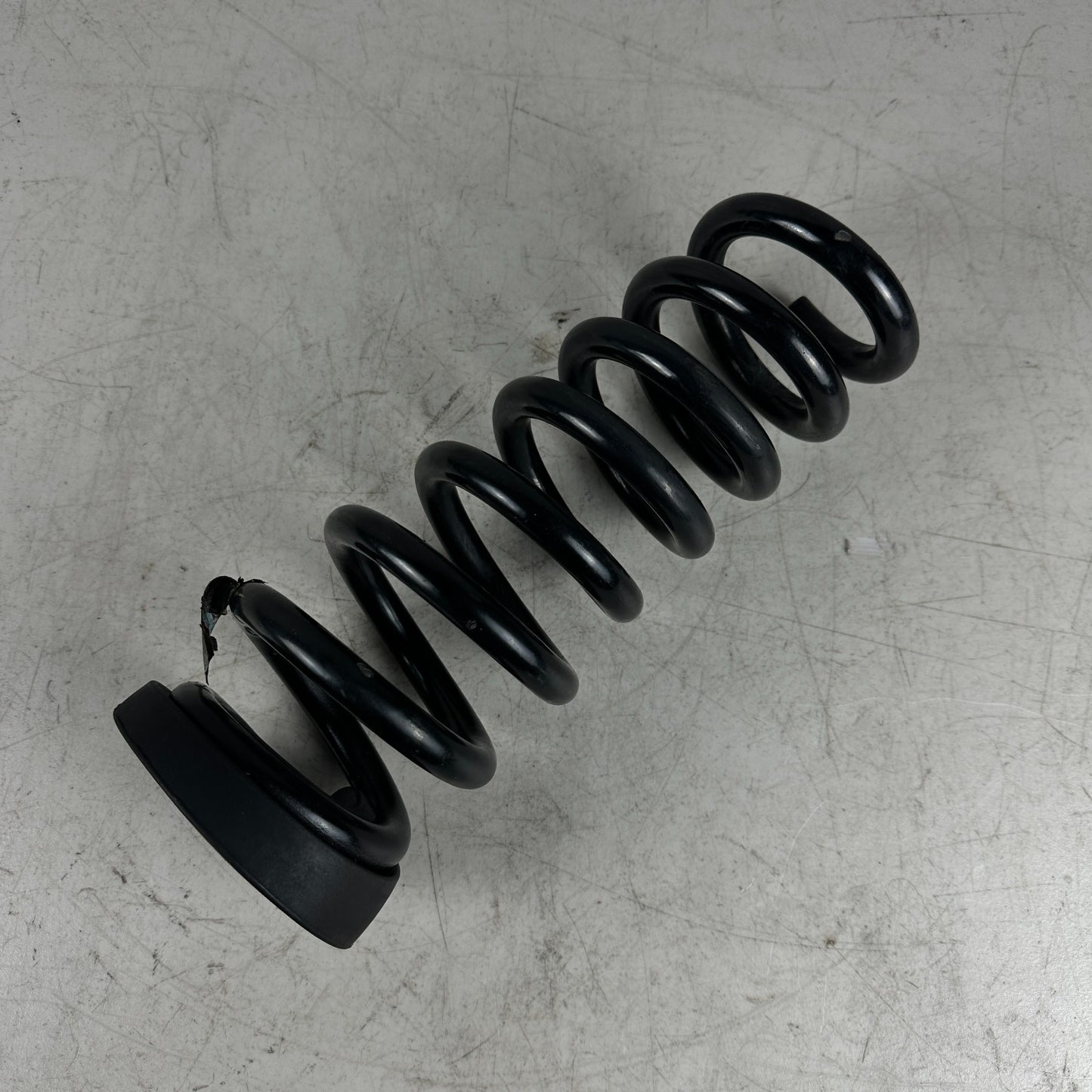 2016-2024 CHEVROLET CAMARO REAR LEFT OR RIGHT SIDE SUSPENSION COIL SPRING OEM