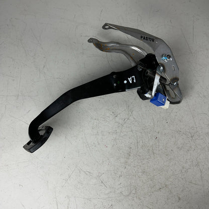 2017-2020 HONDA CR-V CRV FRONT LEFT DRIVER SIDE BRAKE STOP PEDAL W/ BRACKET OEM