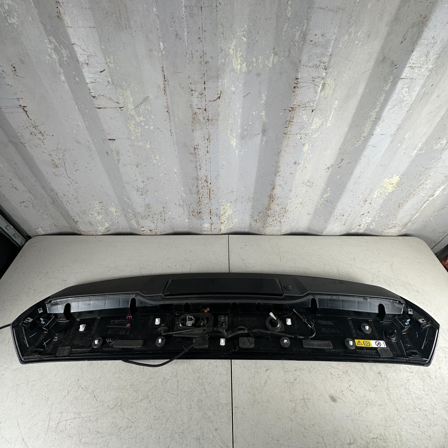 2020 - 2024 FORD EXPLORER REAR TAILGATE LIFTGATE UPPER SPOILER WING BLACK OEM