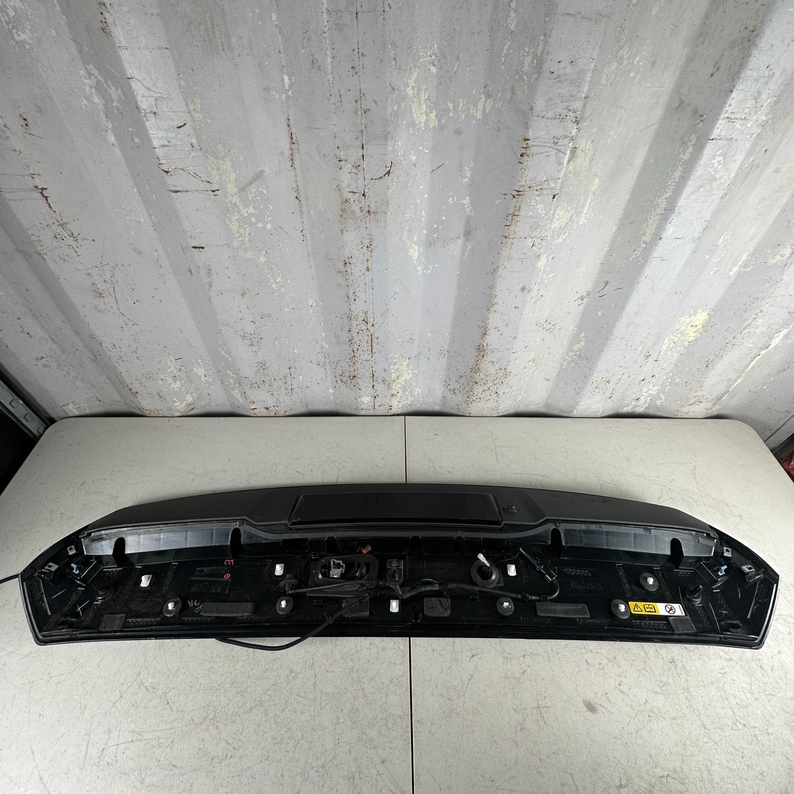 2020 - 2024 FORD EXPLORER REAR TAILGATE LIFTGATE UPPER SPOILER WING BLACK OEM