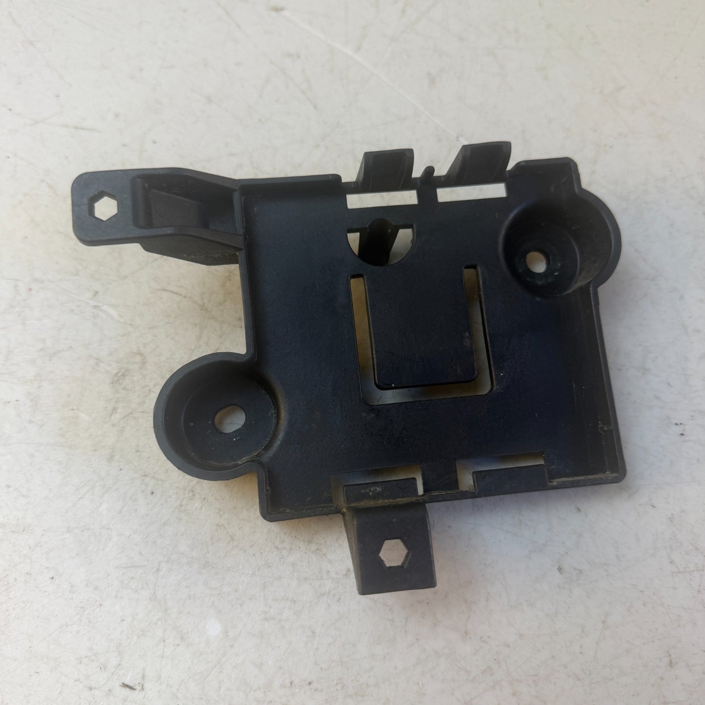 2019-2024 CHEVROLET CAMARO TCM TRANSMISSION CONTROL MODULE BRACKET 84173767 OEM