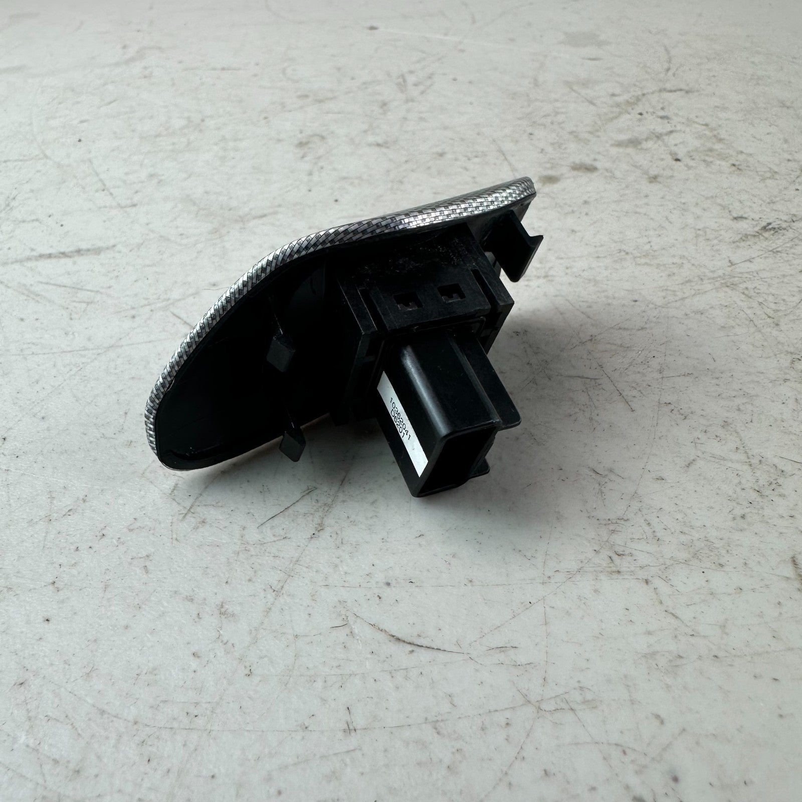 2005-2013 CHEVY CORVETTE LEFT DRIVER SIDE DOOR RELEASE SWITCH BUTTON 10362041