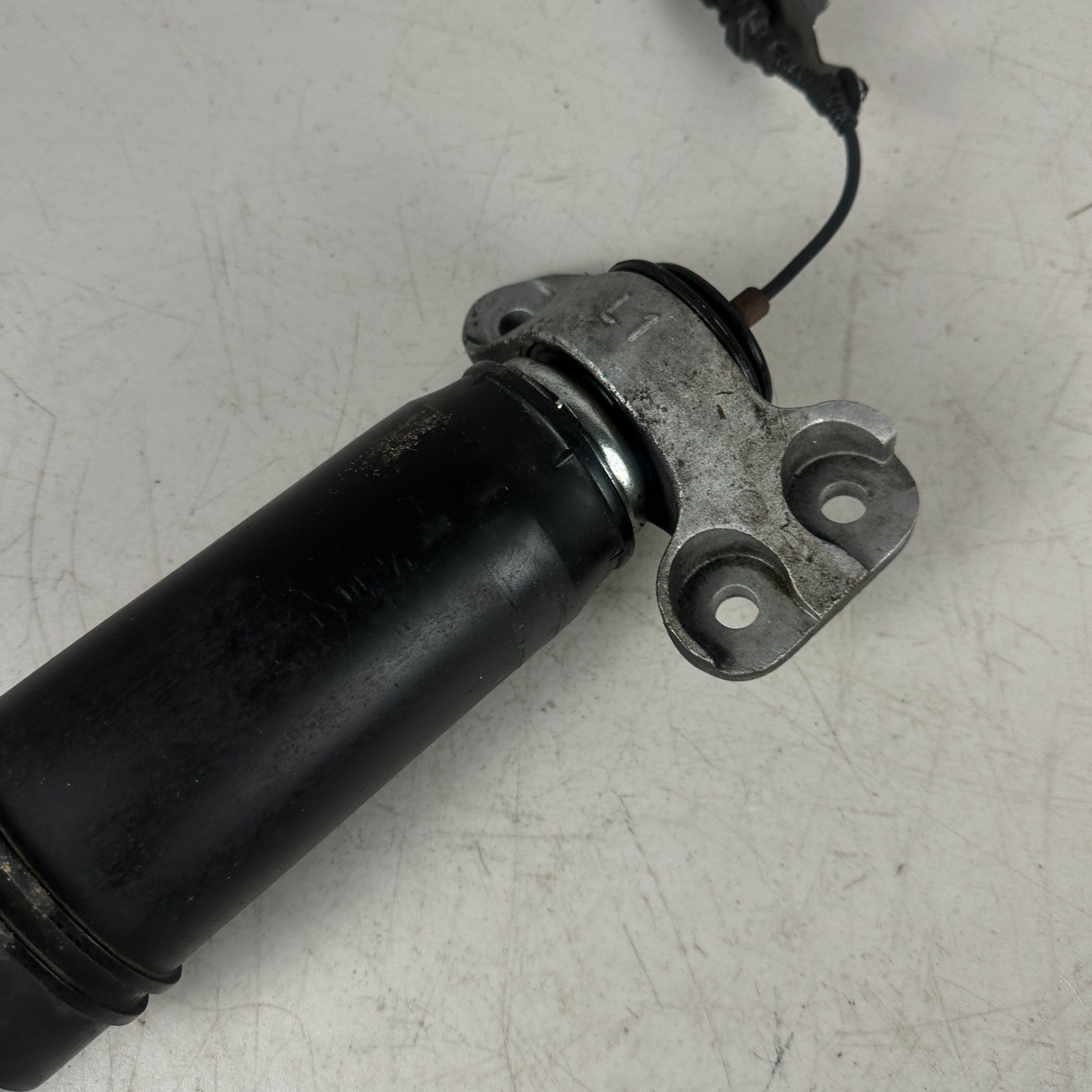 2017-2023 CHEVROLET CAMARO REAR RIGHT SIDE SUSPENSION SHOCK STRUT ABSORBER OEM
