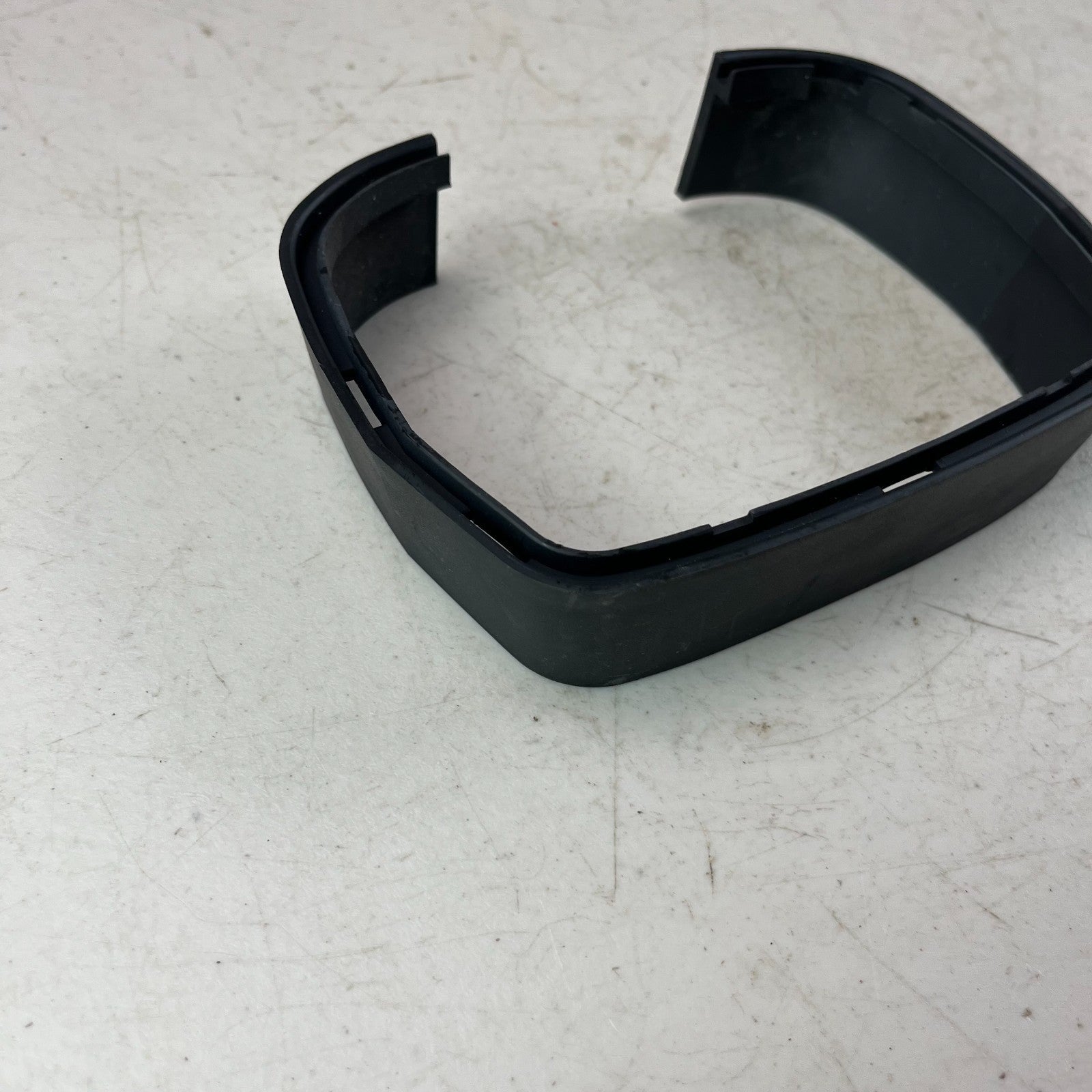2005-2013 CHEVROLET CORVETTE C6 STEERING WHEEL COLUMN SHROUD TRIM 26124493 OEM
