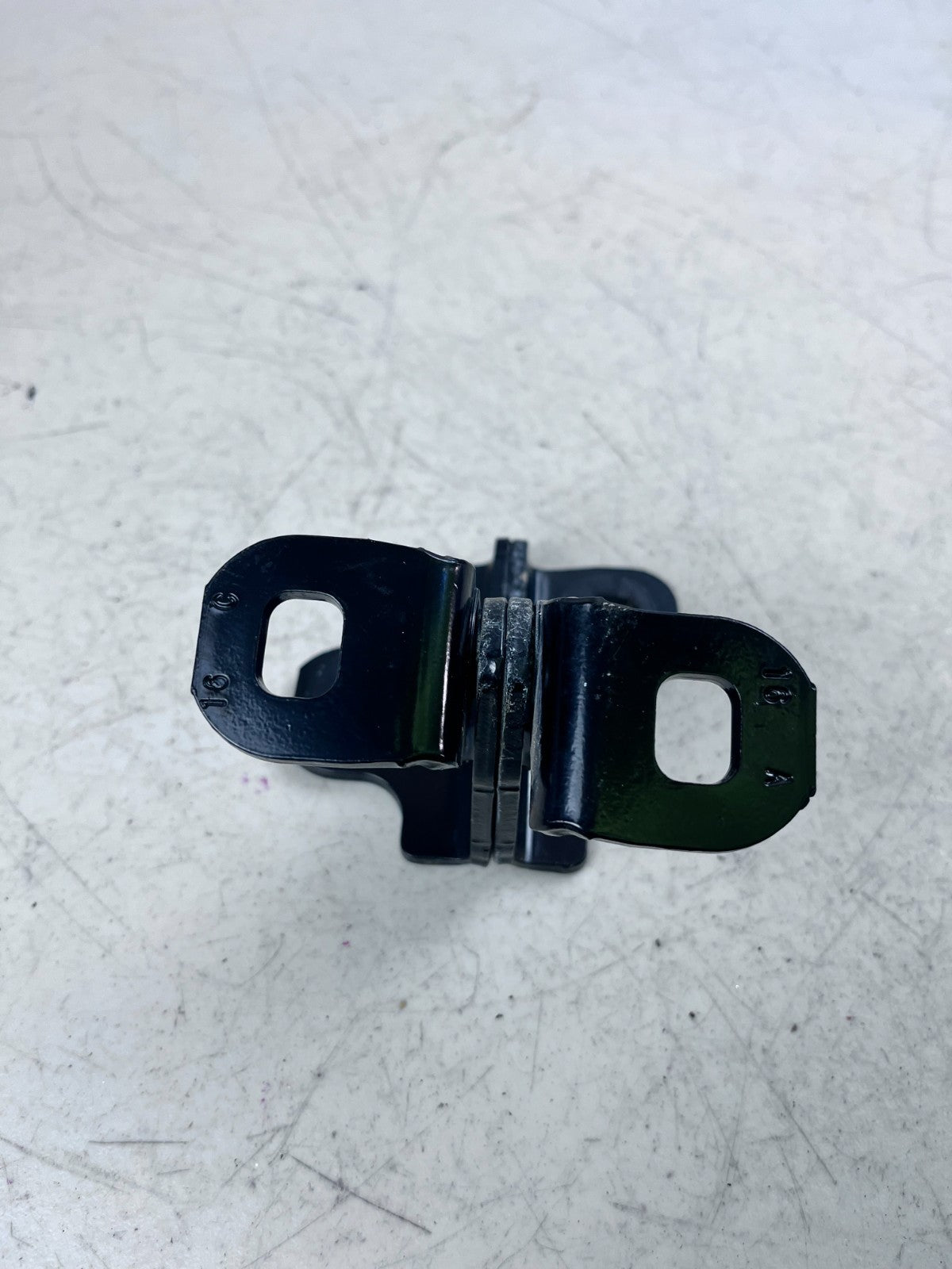 2014-2019 CHEVROLET CORVETTE C7 LEFT DRIVER SIDE LOWER DOOR HINGE 1120071 OEM