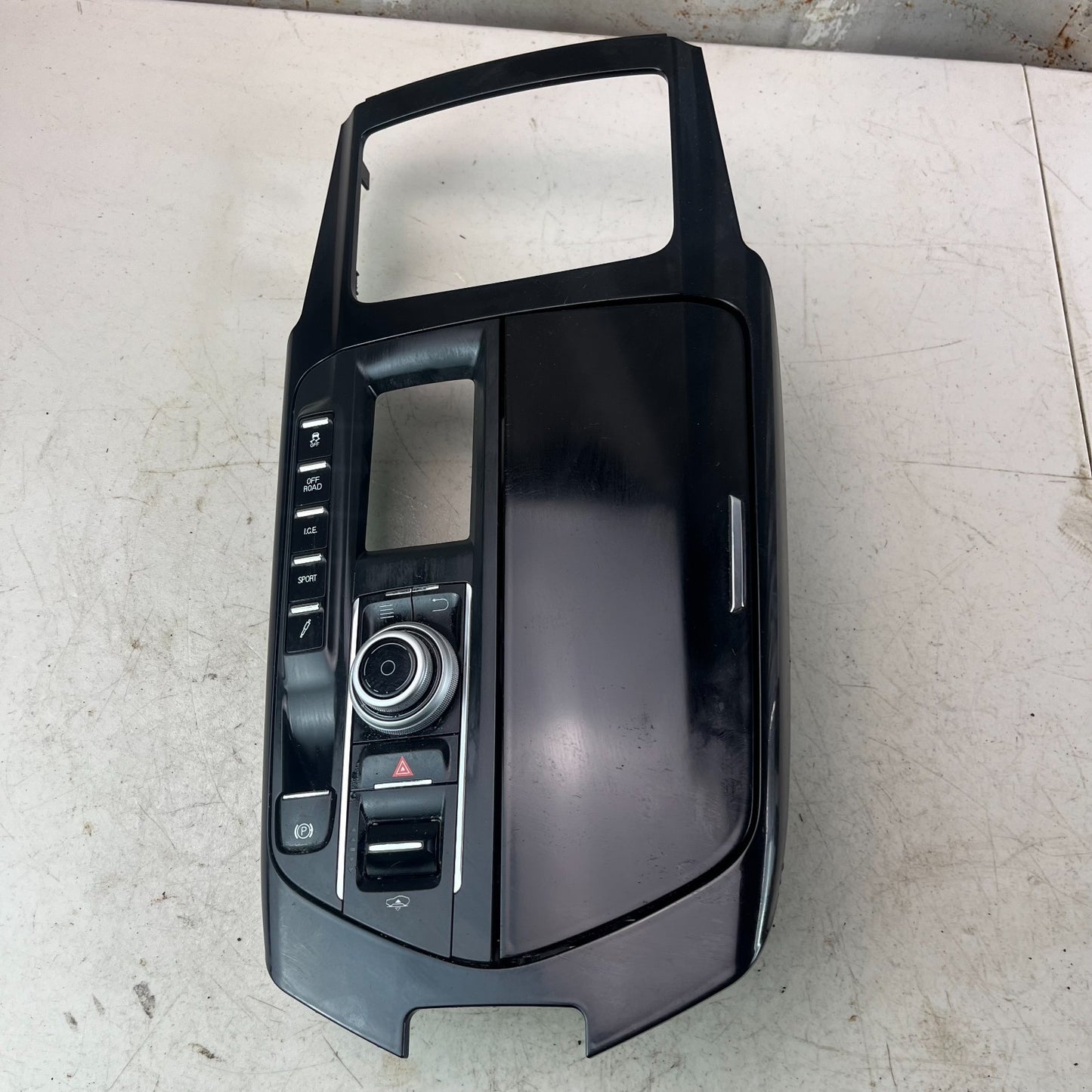 2017-2020 MASERATI LEVANTE GEAR SHIFTER CUP HOLDER PANEL W/ SWITCH 670064671 OEM