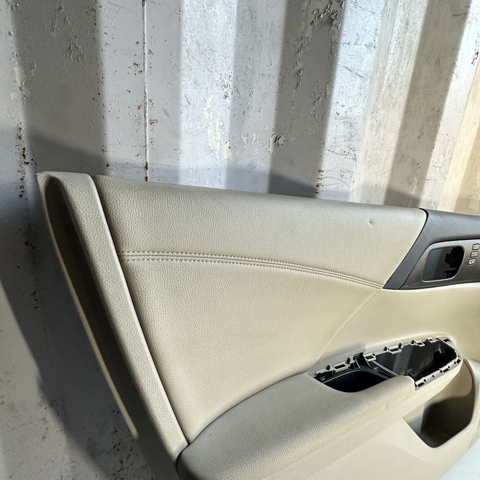 2013-17 HONDA ACCORD EXL Sedan DRIVER/LEFT FRONT DOOR PANEL Tan Leather OEM