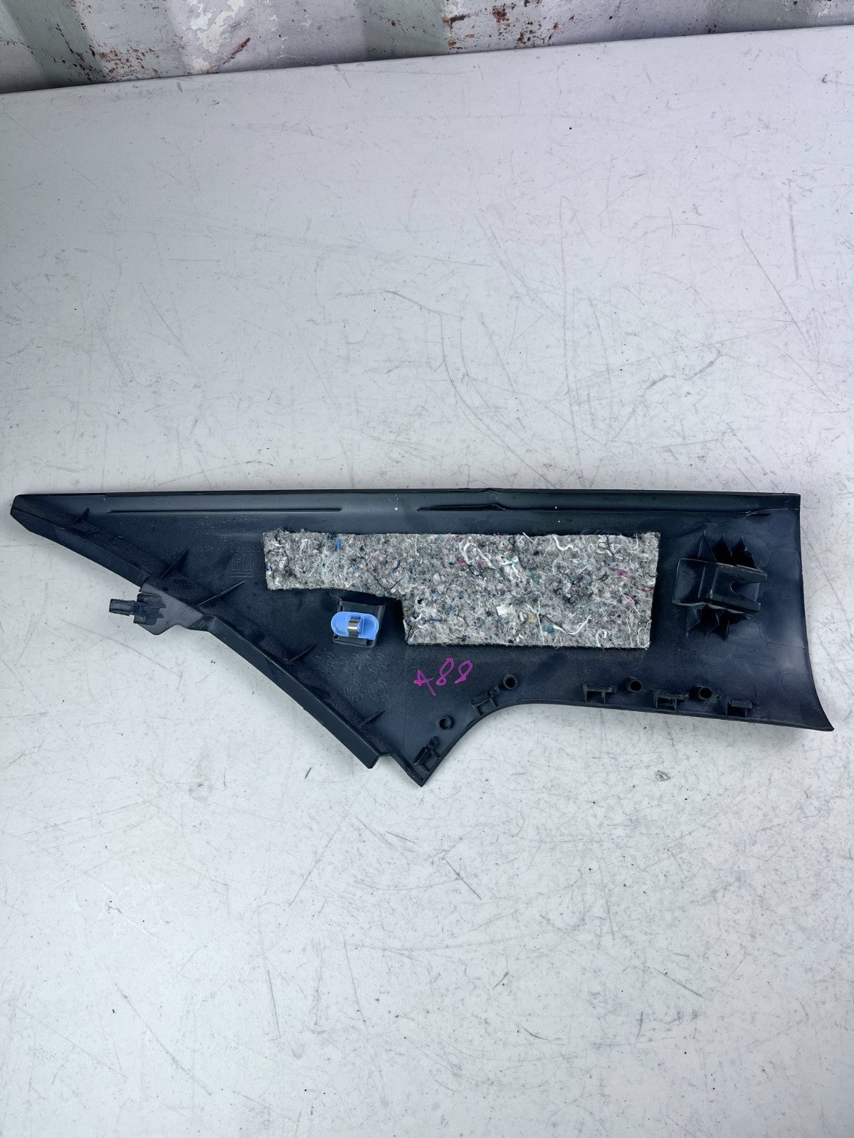 2010-2015 CHEVROLET CAMARO REAR RIGHT PASSENGER SIDE C-PILLAR TRIM 20962340 OEM