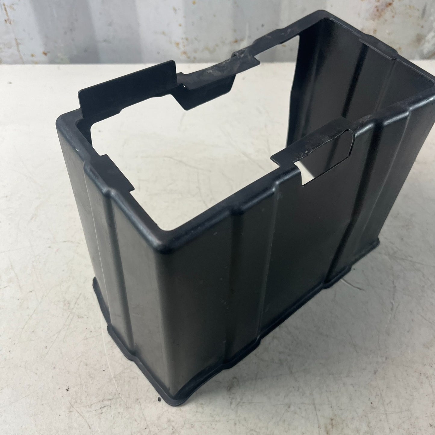2013-2017 HONDA ACCORD SEDAN UPPER BATTERY BOX LID COVER 31531-T3V-A000 OEM