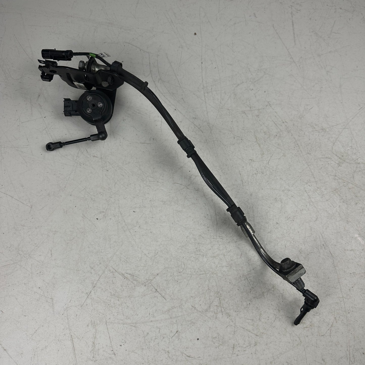 2014-19 CHEVROLET CORVETTE REAR LEFT SUSPENSION HEIGHT CONTROL LEVEL SENSOR OEM